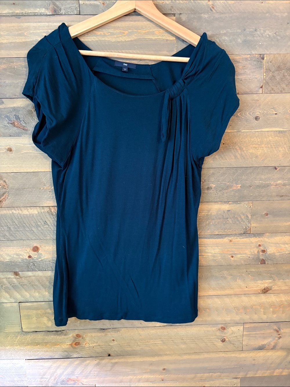 GREAT CONDITION- Super Soft - GAP Cap Sleeve, Scoop Neck with Shoulder Tie